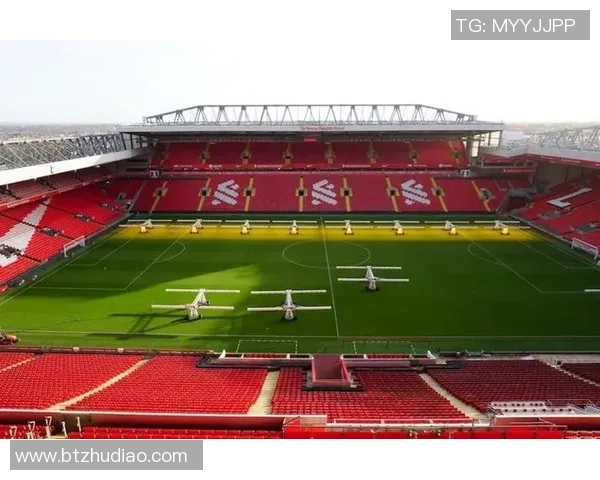 曼联与哈德斯历史交锋回顾2018年精彩瞬间与战绩分析