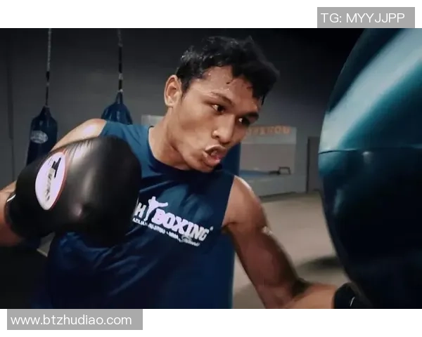 缅甸拳手挑战雅桑克莱巅峰对决展现搏击艺术与实力较量